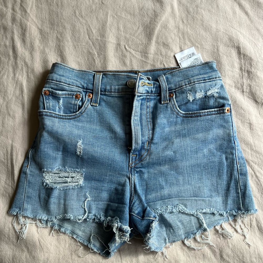 Women’s Levi’s shorts